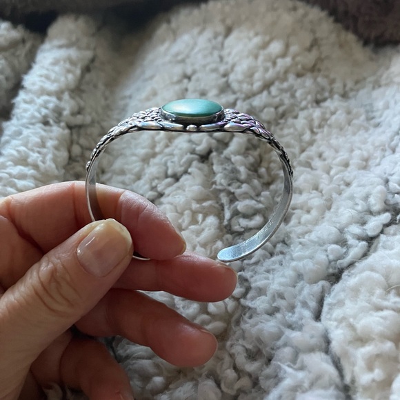 Sale! Beautiful Sterling Silver Arrow Genuine Turquoise Cuff - Picture 12 of 12